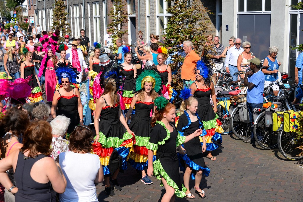 ../Images/Zomercarnaval Noordwijkerhout 073.jpg